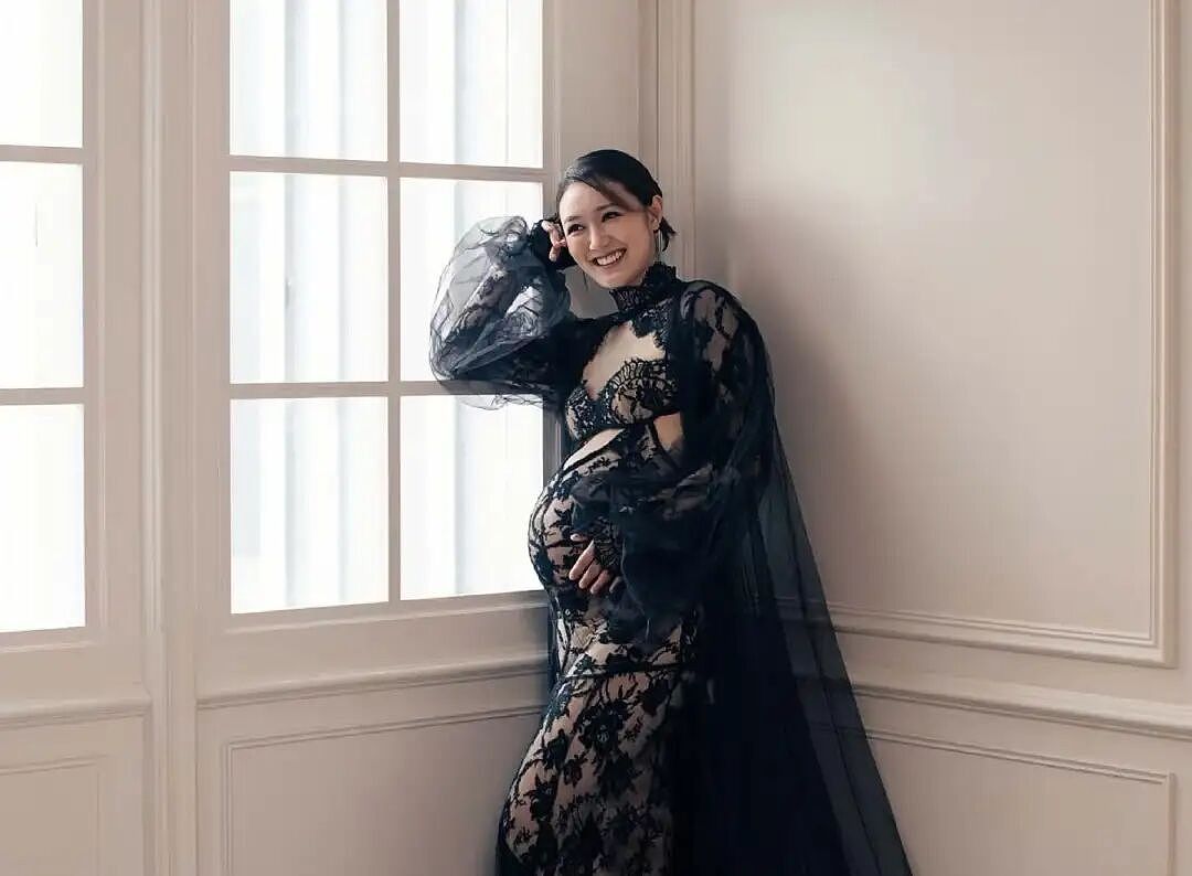 恭喜!TVB女星马上生仔,23年才生完一胎,老公被冷待靠富商岳父生活?(组图) - 8