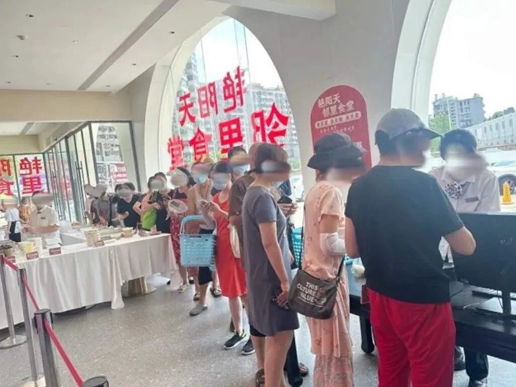 人均万元米其林餐厅关门，好利来公子们也“割不动”有钱人（组图） - 13