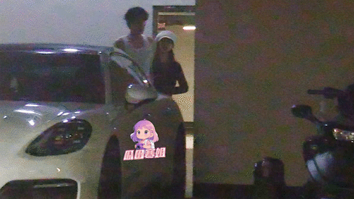 田栩宁被曝牵着女友若若手从家走出，网友质疑：不是发了单身声明（组图） - 6