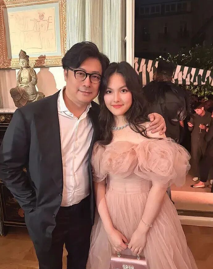王诗龄过16岁生日,李湘王岳伦离婚4年合体,女儿不发与爸爸合照引热议(组图) - 6