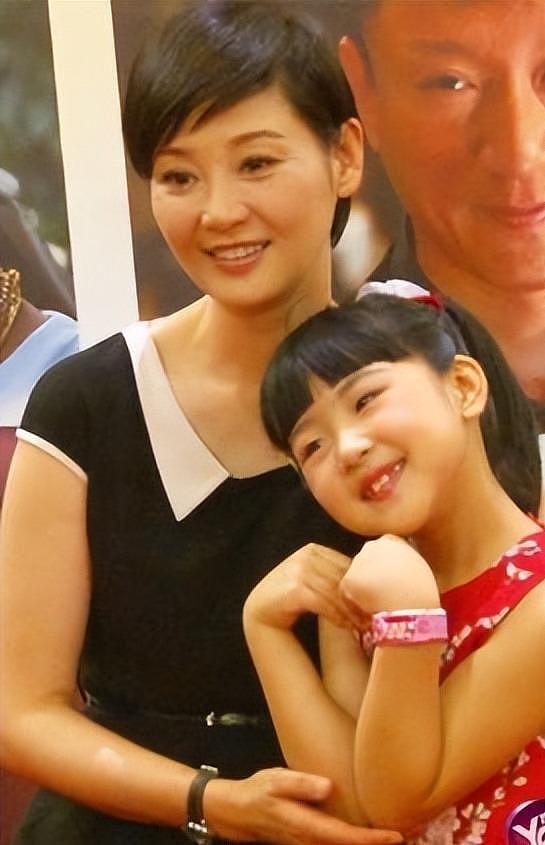 徐帆回应离婚传闻才4个月，冯小刚行为引热议，女儿成最大筹码（组图） - 8