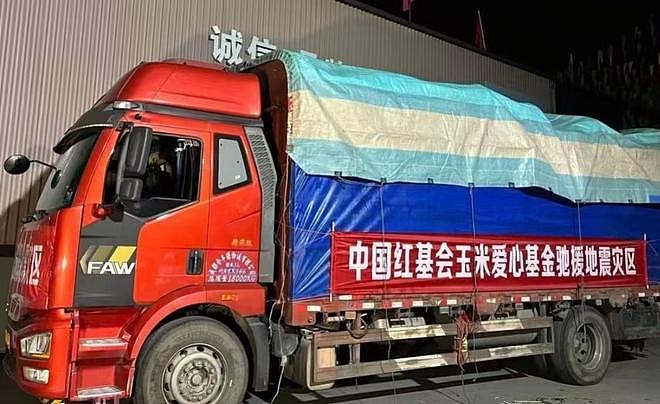 这次被央视“点名”的李宇春，暴露真实处境，原来何洁真没说错（组图） - 15