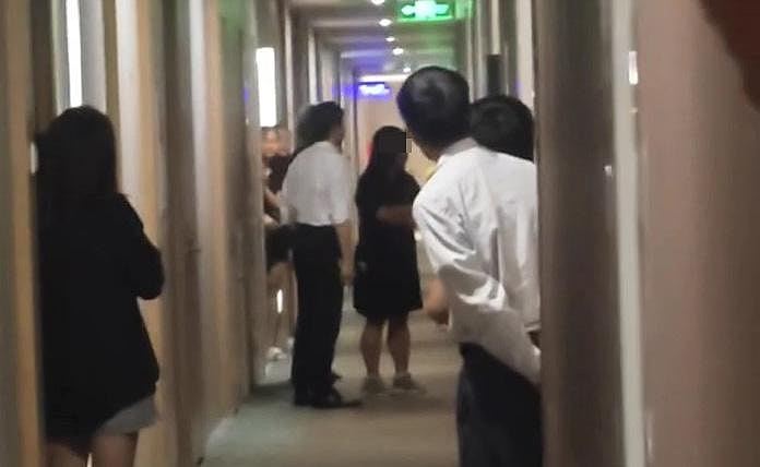 港妻北上酒店捉奸！闹爆公务员夫：这么没有道德，怒揭小三真身外貌（组图） - 7