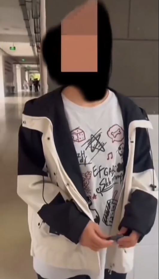 极端教育逼学生自愿砸烂手机,郑州教师教学方式惹疑(视频/组图) - 2