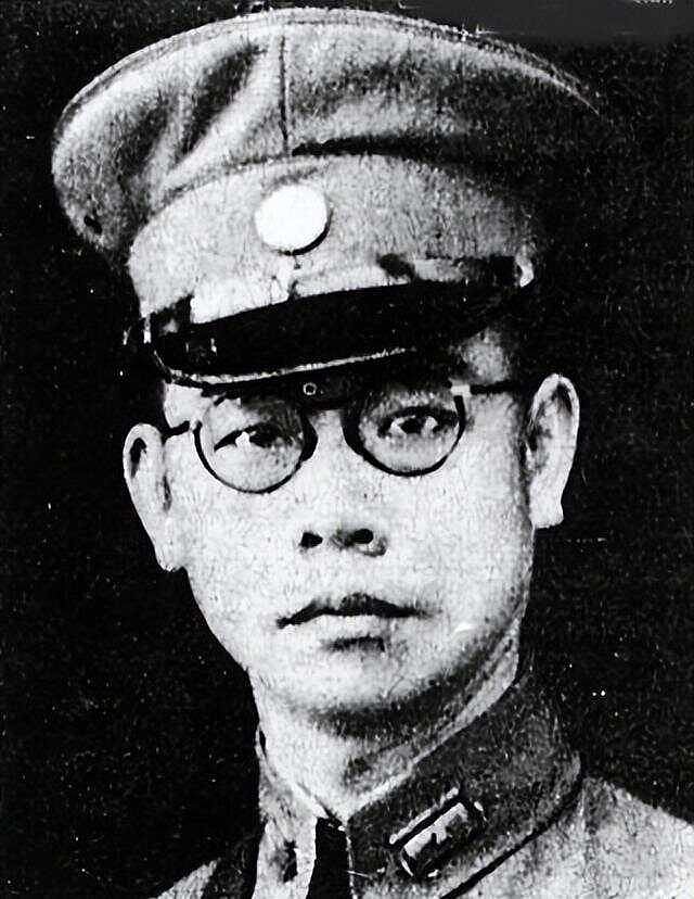 潜台谍战剧热播!游客涌原型吴石将军故居,摆东风导弹照片告慰(组图) - 8