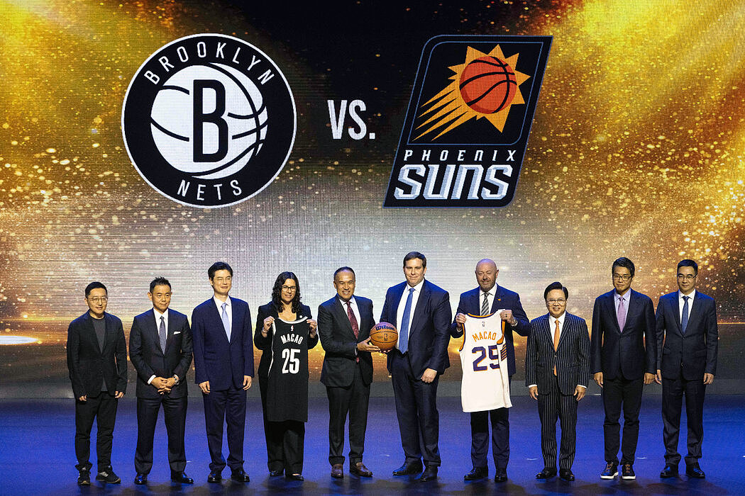 《人民日报》詹姆斯“署名文章”：NBA面临的政治雷区（组图） - 2
