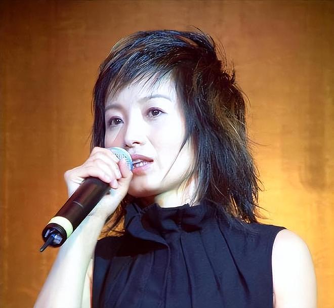 她连上5次春晚，私下却和恩师同居怀孕被骗流产，今57岁依然单身（组图） - 6