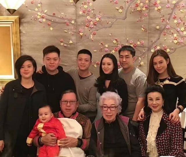 初代琼瑶女郎罕谈豪门家规！每天要向婆婆敬茶（组图） - 8
