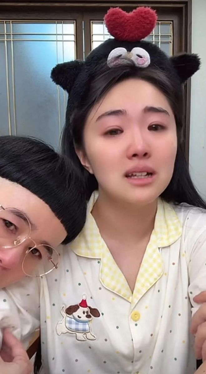 王宁26岁女儿二胎流产，生一胎时就住院保胎，两个月前才补办婚礼（组图） - 2