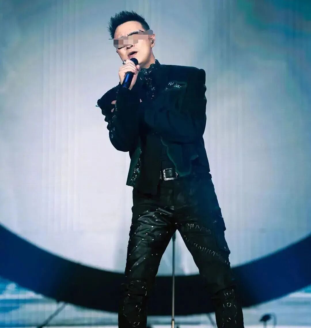 炸裂！汪峰前任公开哽咽自曝：和汪峰断联，女儿小苹果不想认自己，连联系方式都没有！坦言不亲自抚养女儿的真实原因！（组图） - 1