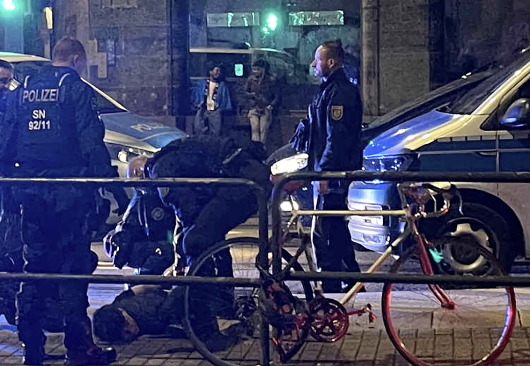 好心遭横祸！帅男模救人惨被毁容，捅成血人！歹徒抓了又放，全网震怒（组图） - 4