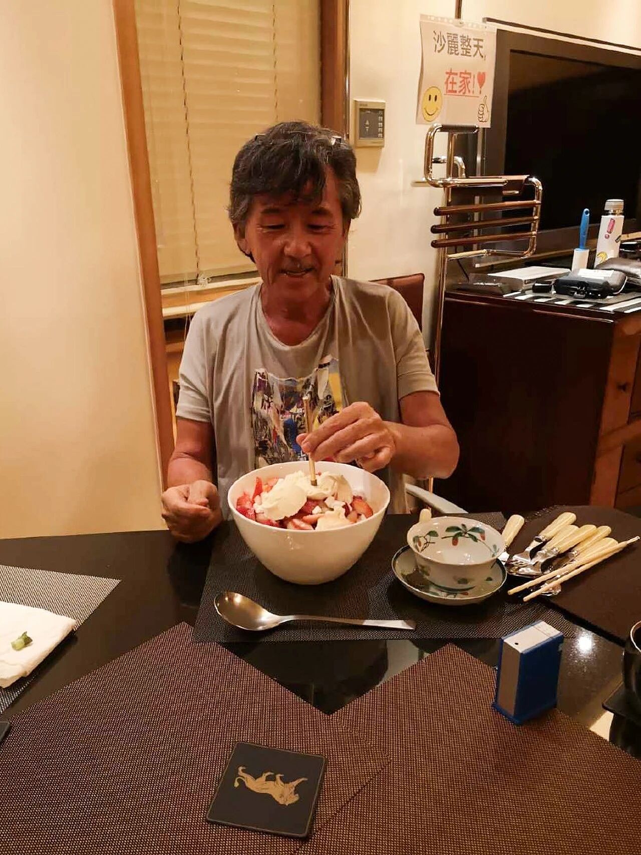 一代天后64岁：穿透视装，劲歌热舞，太顶了！（组图） - 15
