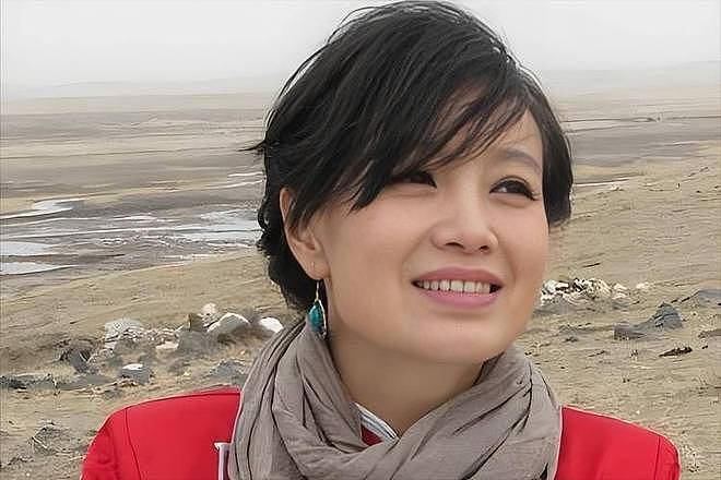 她连上5次春晚，私下却和恩师同居怀孕被骗流产，今57岁依然单身（组图） - 7