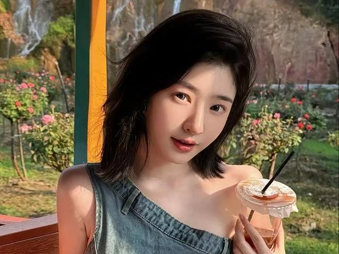 王思聪“女儿”已上户口！2岁闪闪很可爱，黄一鸣仍放不下王思聪（组图） - 7