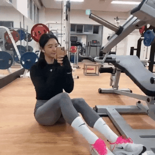 【美女】田径界的“李英爱”,却因过于性感惹争议,这身材你打几分(组图) - 5