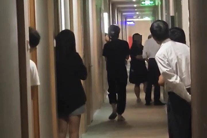 港妻北上酒店捉奸！闹爆公务员夫：这么没有道德，怒揭小三真身外貌（组图） - 5