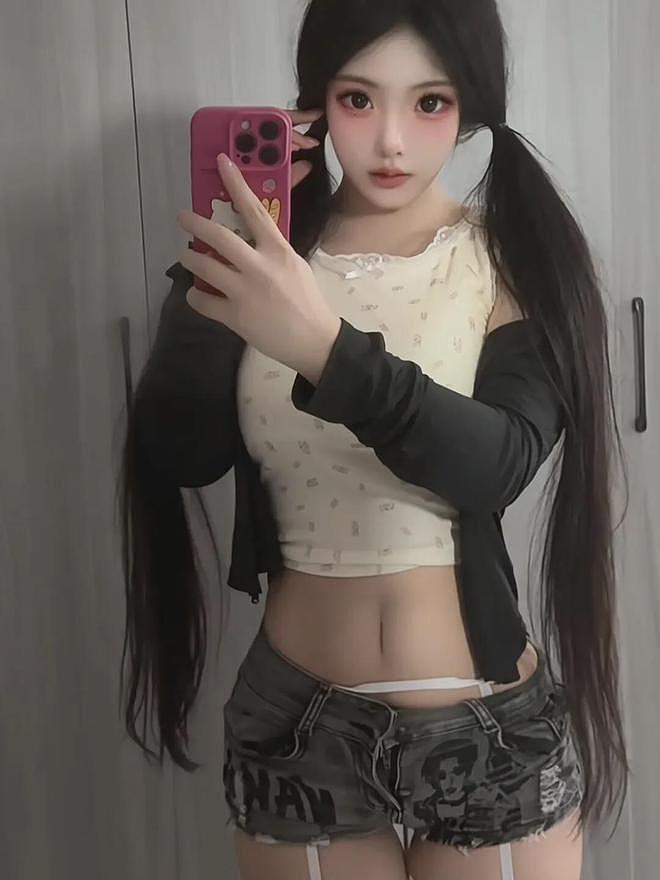 【美女】慷慨且大方,时尚美女博主,柔肤白美大长腿,身材火辣气质高(组图) - 6