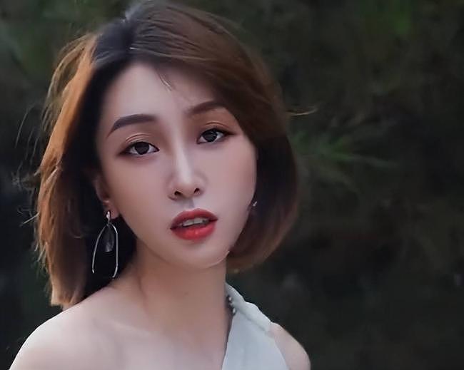 知名女星嫁豪门，30万鲜花铺路，宋祖英朱时茂捧场（组图） - 16