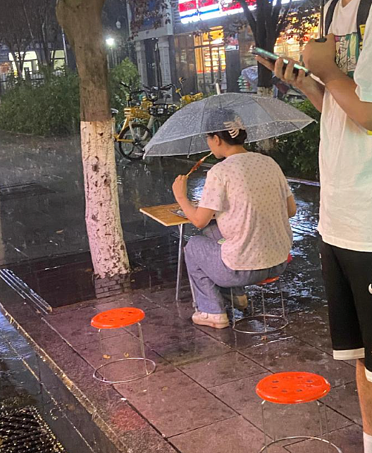 【爆笑】前男友在我家门口等了一夜?我要不要见?网友害怕:不怕死就去? (组图) - 48