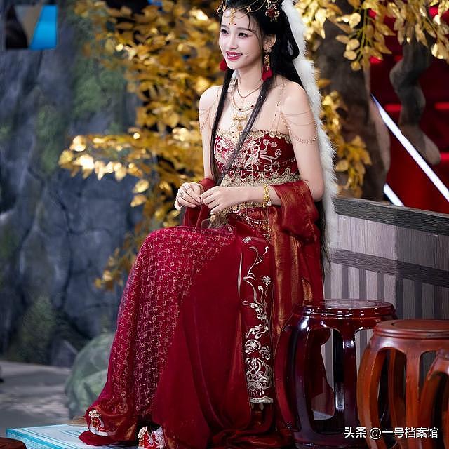 身家过亿的她，就连陈道明都得叫一声姐，如今因儿子“名声受损”（组图） - 18
