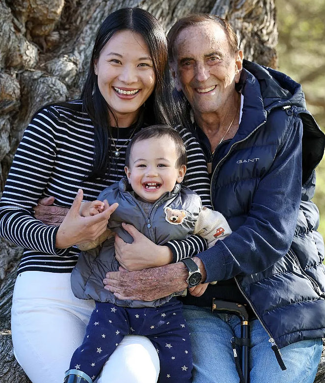 震惊全网！37岁华裔女子和93岁澳洲男子生娃，儿子1岁多，还要追二胎…（组图） - 1