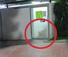 公厕活春宫！男女关门激战，1原因被出卖遭直击拍片，后续尴尬了...（组图） - 2