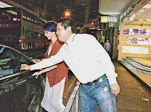 突然宣布再婚！离婚3年突然领证，男方身份不俗超级恩爱（组图） - 26