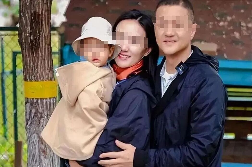 54岁李亚鹏又离婚了！3年婚姻败给现实，再婚后负债累累，居无定所，如今女儿随女方生活！从王菲到海哈金喜，网友：并不意外！（组图） - 9