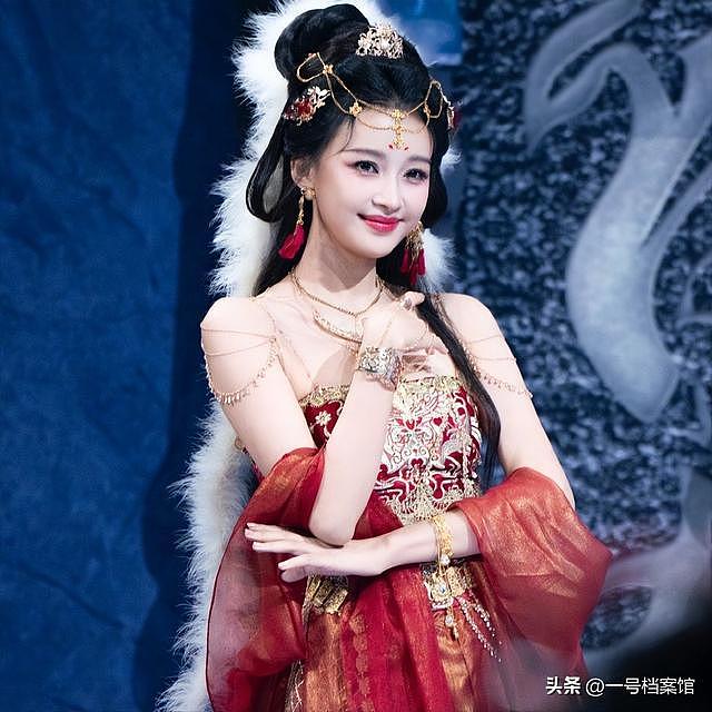 身家过亿的她，就连陈道明都得叫一声姐，如今因儿子“名声受损”（组图） - 17