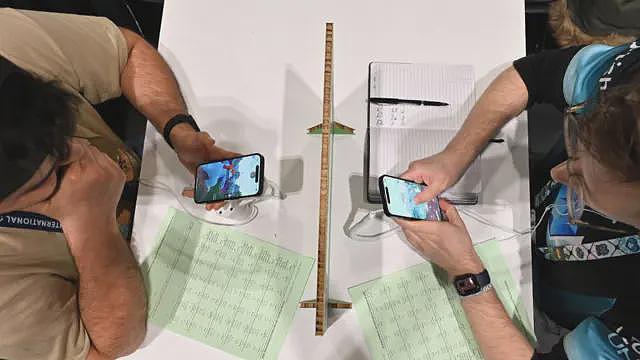 AI机器人“听见我、陪伴我、回应我”,但它会诱导人自杀吗?(组图) - 2