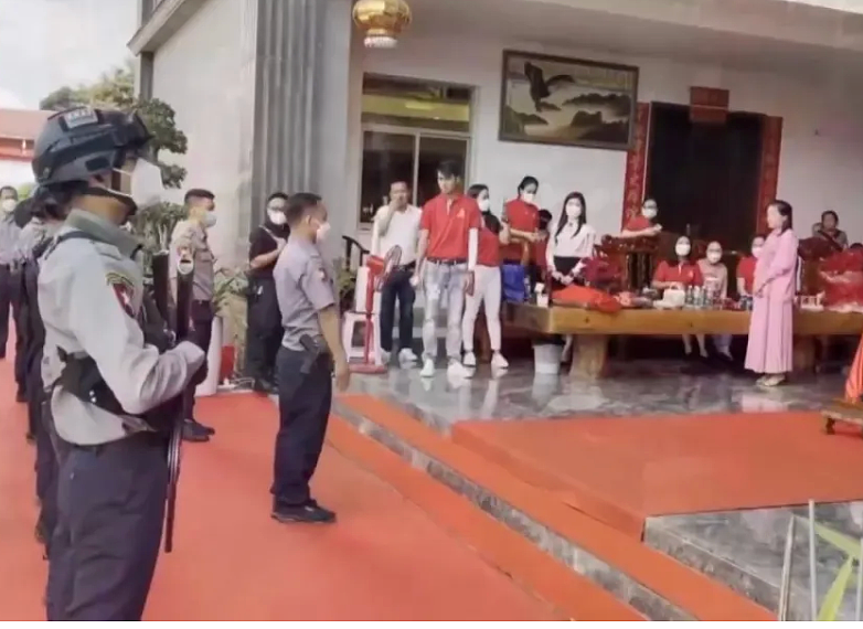 一个中国人卖30多万，和金主结拜要杀人祭天！缅北果敢魏家犯罪集团暴行曝光（视频/组图） - 32