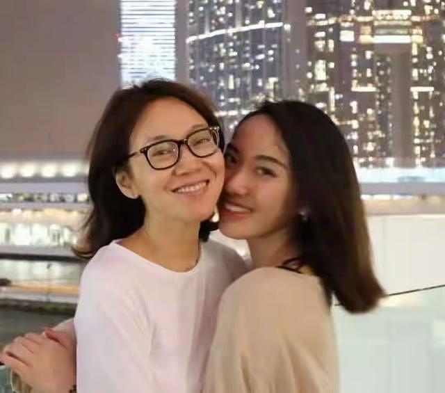 宁愿净身出户把财产留给前妻，也要坚定选择离婚，闫妮做错了什么（组图） - 17