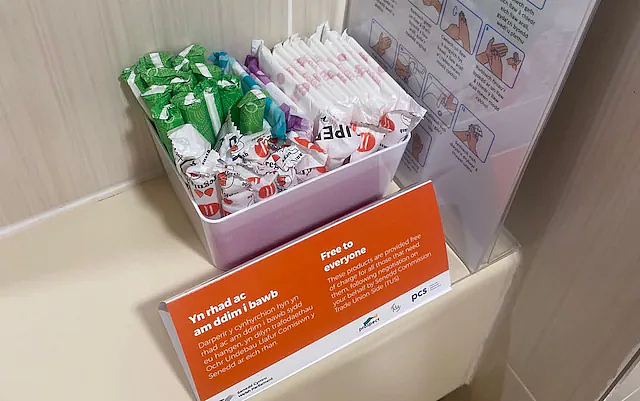 卫生巾成男厕刚需?英国男厕免费拿,全球藏140亿大市场(组图) - 7