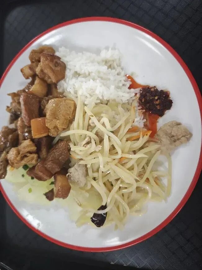 最“惨”寄生者:失业后,我在老年食堂蹭饭吃(组图) - 3