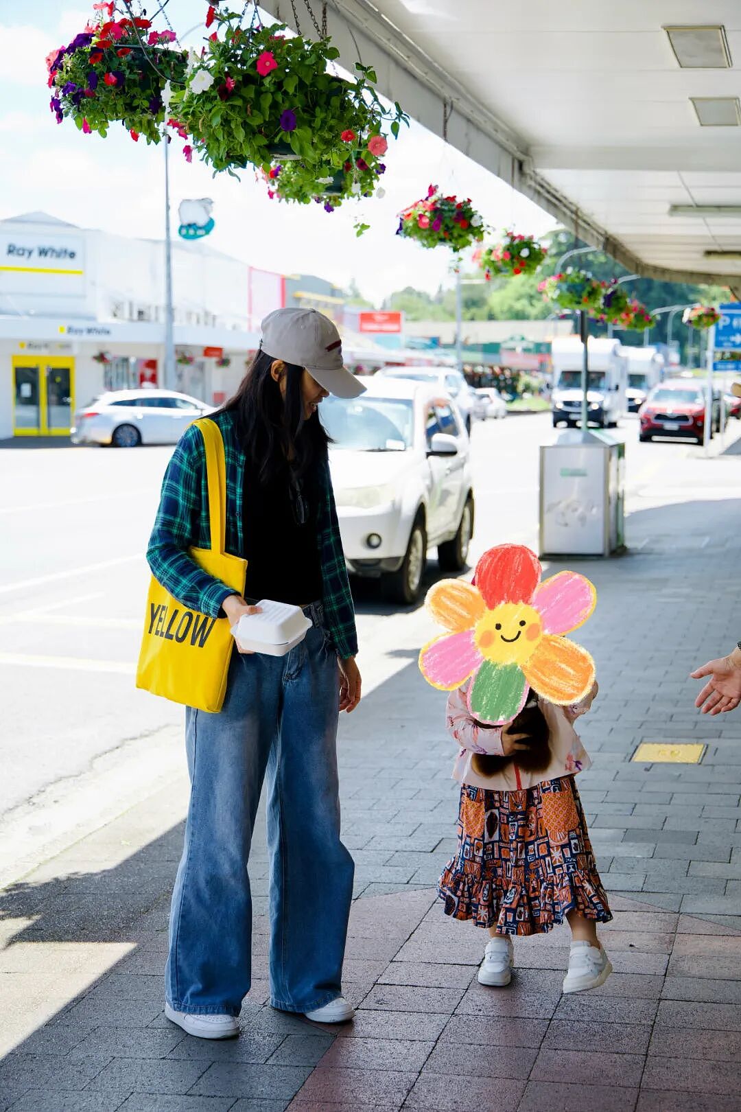 留学生新赛道:给富二代当妈,白天教马术晚上哄睡,月入8万但24小时待命(组图) - 4