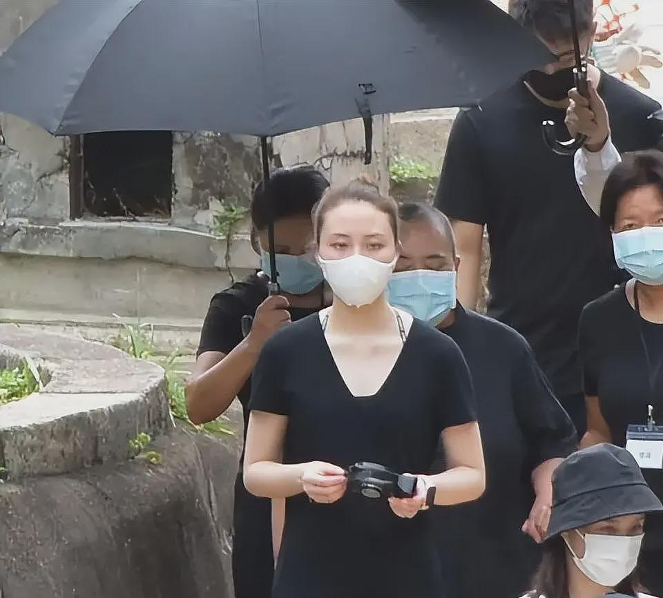 何超莲不再隐瞒，终于坦言，为何与窦骁结婚两年，没有孩子的缘由（组图） - 26