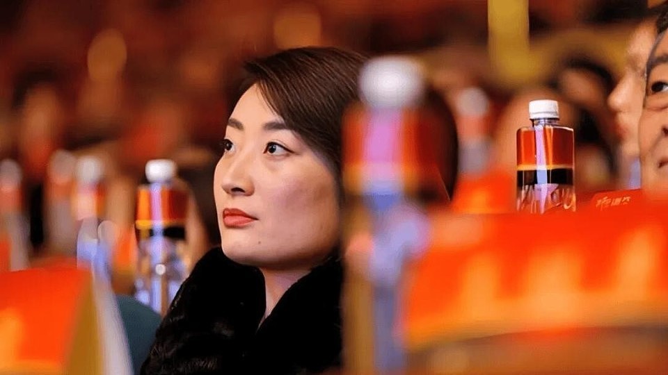 宗馥莉削藩失败，辞去娃哈哈职务创新牌，杜建英之子或成新继承人（组图） - 7