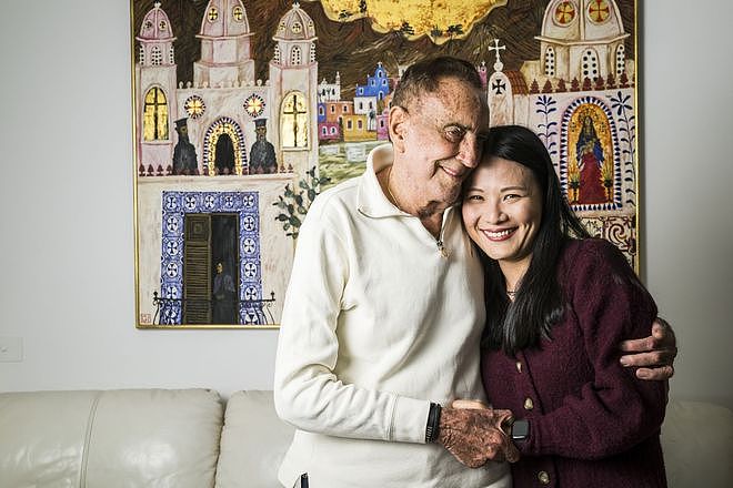 93岁澳洲爷爷与37岁华人妻子去年迎来儿子，目前想再生个女儿（组图） - 1