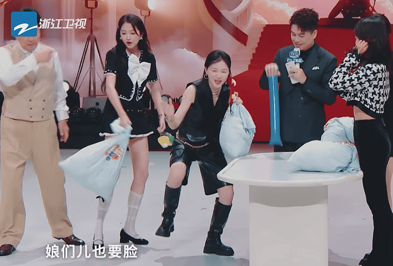 唐国强无惧骂声上综艺捞金，风浪再大也挡不住赚钱（组图） - 5