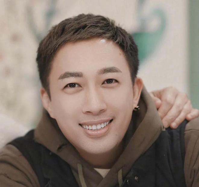 林永健批顶流进组带编剧乱改戏，网友总结合作演员，成毅被质疑（组图） - 14