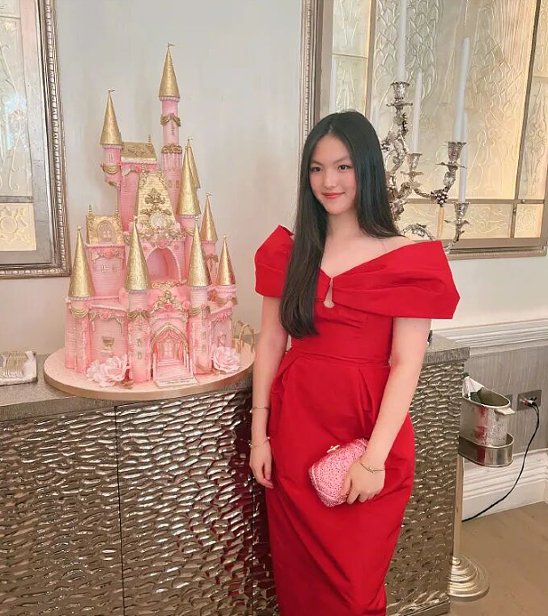 王诗龄16岁生日戴贵价珠宝，新一代星二代变赛道，站着就把钱赚了（组图） - 19