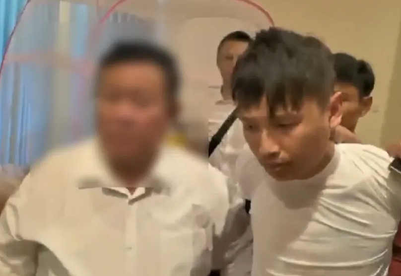 一个中国人卖30多万，和金主结拜要杀人祭天！缅北果敢魏家犯罪集团暴行曝光（视频/组图） - 18