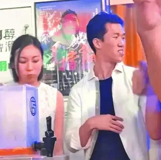 突然宣布再婚！离婚3年突然领证，男方身份不俗超级恩爱（组图） - 11