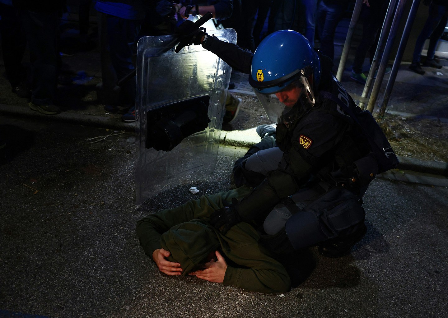 世界杯外围赛,意大利逾5000人上街杯葛以色列参赛,与警爆冲突(组图) - 2