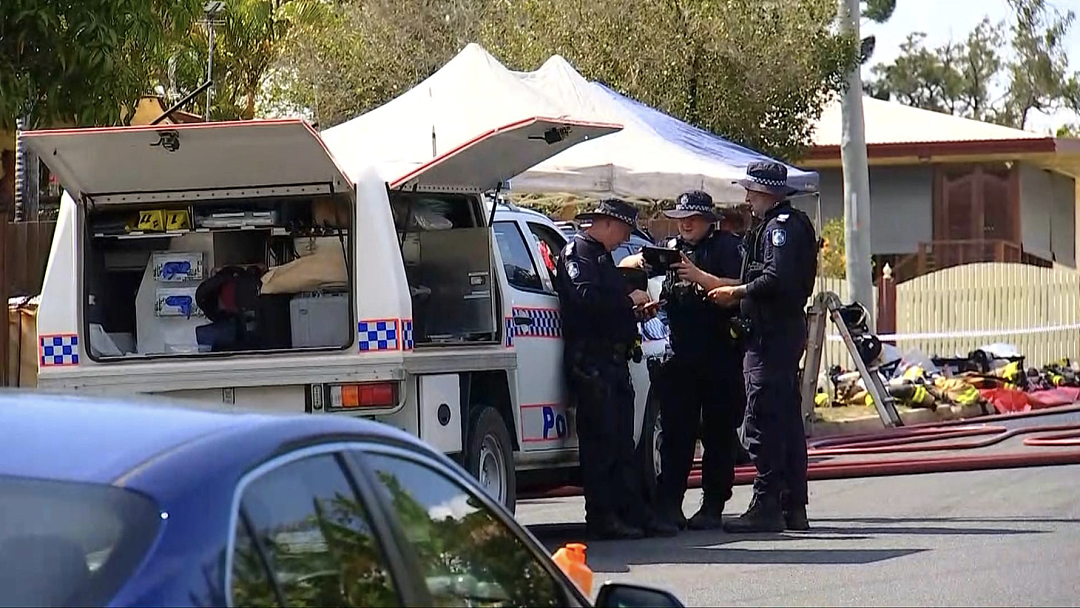 凌晨突发!澳洲民宅遭大火吞噬,3人死亡!现场浓烟滚滚,房屋坍塌!(组图) - 5