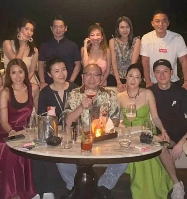 突然宣布再婚！离婚3年突然领证，男方身份不俗超级恩爱（组图） - 7