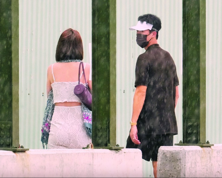 突然宣布再婚！离婚3年突然领证，男方身份不俗超级恩爱（组图） - 14