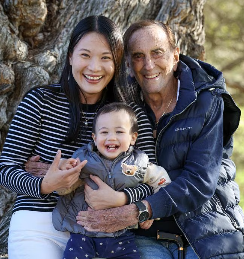 93岁澳洲大爷和37岁妻子顺利造娃，最老奶爸竟是抗老传奇：连续30年注射人类生长激素真的管用！（组图） - 8