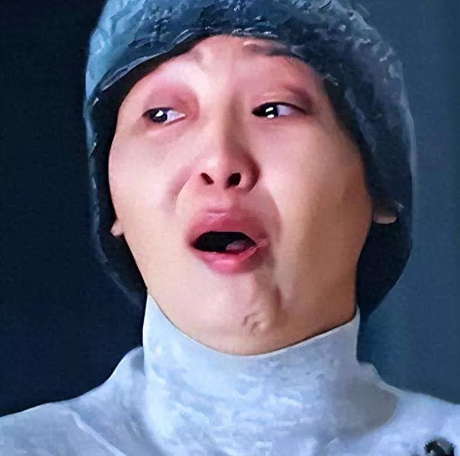 徐帆回应离婚才两月,携女现身片场铺路(组图) - 11