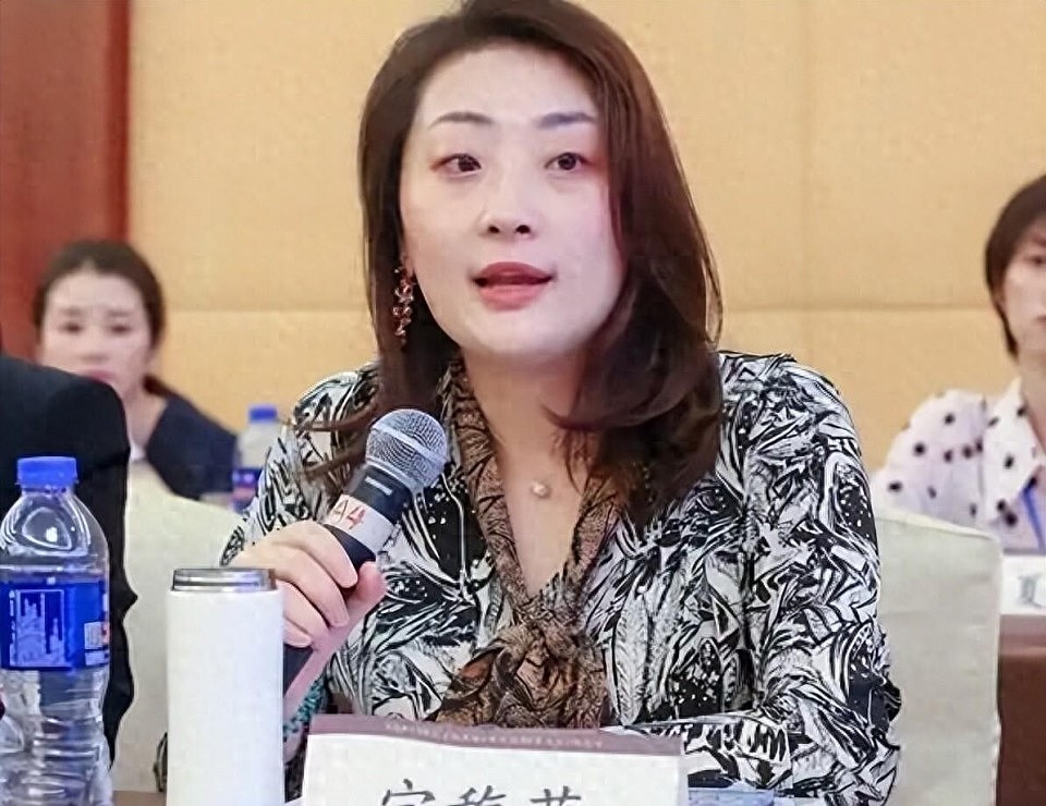 宗馥莉削藩失败，辞去娃哈哈职务创新牌，杜建英之子或成新继承人（组图） - 12